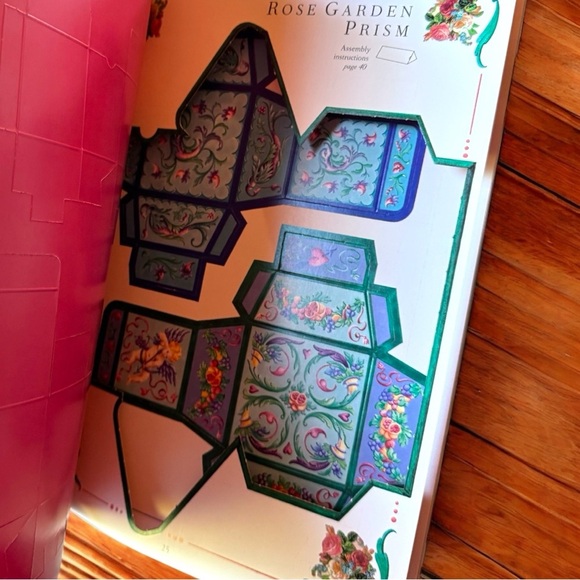 The Press-Out and Make Romantic Gift Boxes by Jane Thomson - Picture 7 of 13